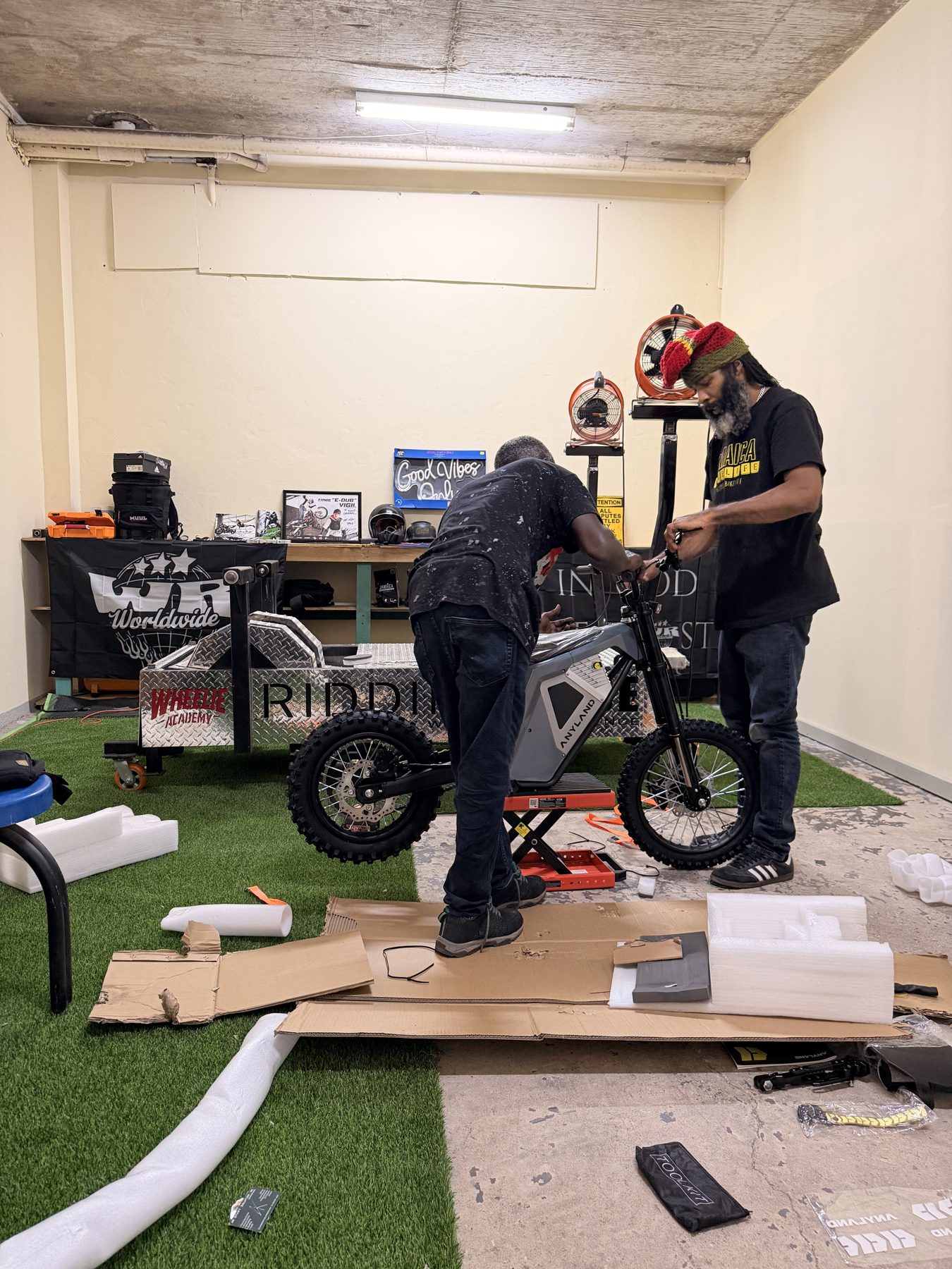 Assembling the bike on the rig